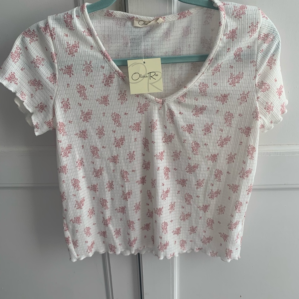 Short sleeved v-neck floral top